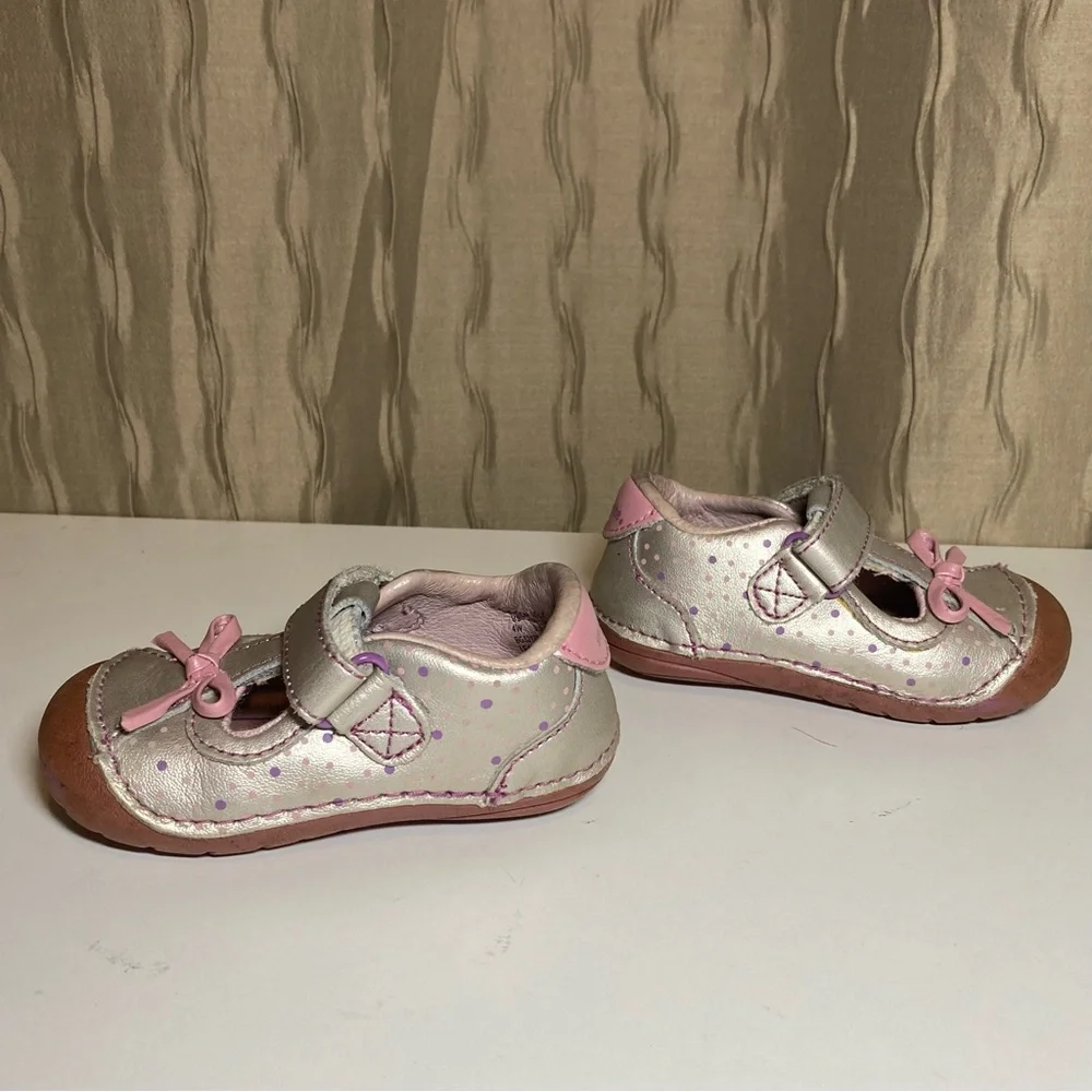 🌺 Stride Rite Baby Girl's 4 W Mary Jane T Strap Bow Sparkle